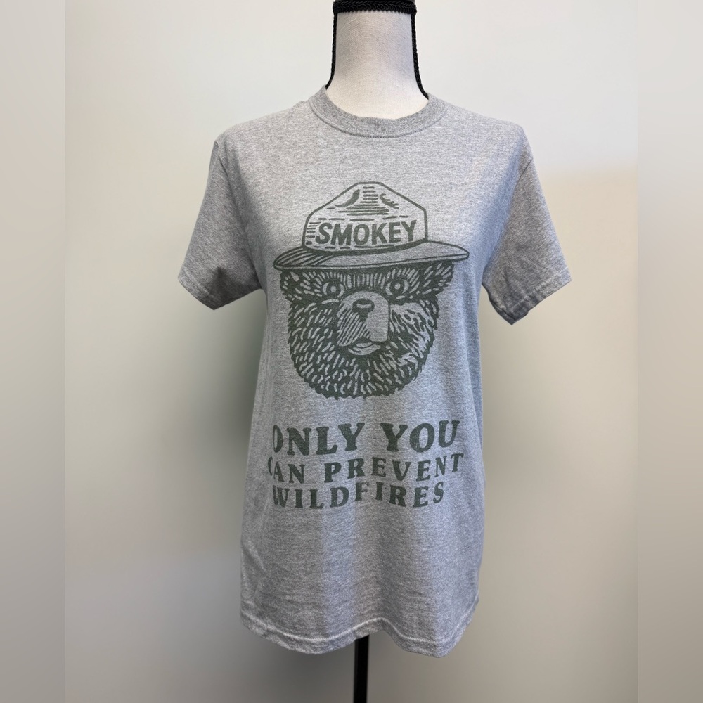 Official Smokey Bear Graphic Woman’s T‑Shirt Gray/Green Size S